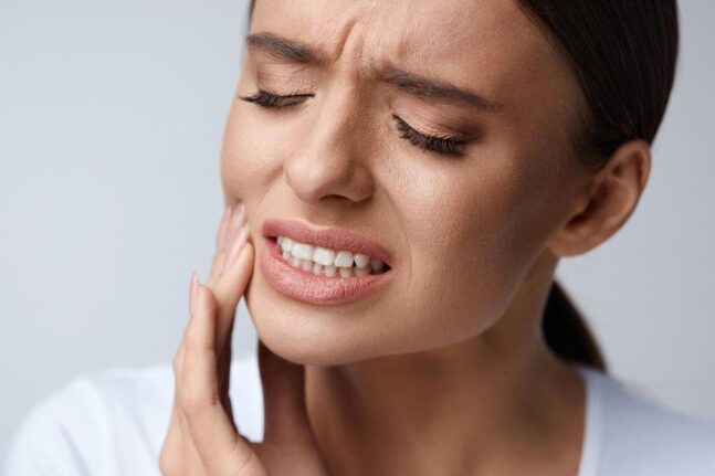 Γιατί πονάει κάποιο δόντι όταν πίνετε κάτι ζεστό ή κρύο; - Τι να κάνετε