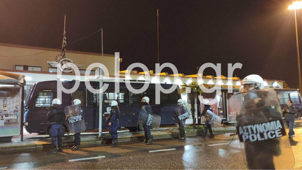 Πάτρα: Πορεία διαμαρτυρίας στον ΟΣΕ για το δυστύχημα στα Τέμπη ΦΩΤΟ-ΒΙΝΤΕΟ