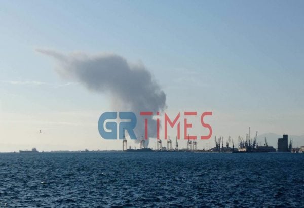 Θεσσαλονίκη: Ξέσπασε μεγάλη φωτιά σε εγκαταλελειμμένο εργοστάσιο ΦΩΤΟ - ΒΙΝΤΕΟ