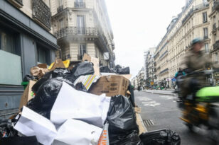 Γαλλία: Πάνω από 10.000 σκουπιδιών στους δρόμους του Παρισιού