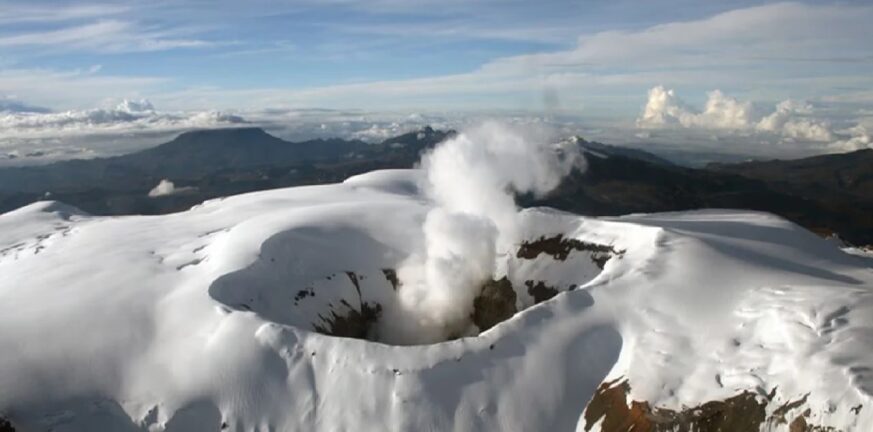 Κολομβία: Το υπουργείο Ορυχείων «κρούει τον κώδωνα του κινδύνου» για έκρηξη του ηφαιστείου Νεβάδο δελ Ρουίς