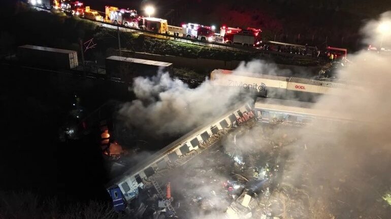 Τέμπη: Νέο ΒΙΝΤΕΟ δευτερόλεπτα μετά τη φονική σύγκρουση των τρένων - Φωτιά, πανικός και φωνές