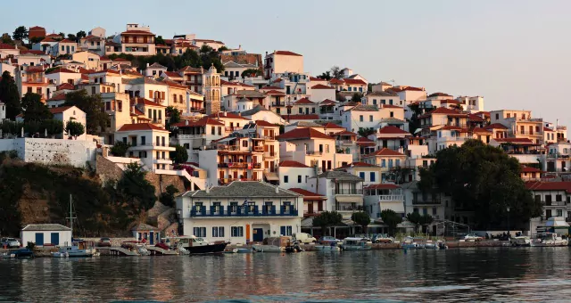 Ποιο ελληνικό νησί συγκαταλέγεται στις πιο εμβληματικές κινηματογραφικές τοποθεσίες του κόσμου