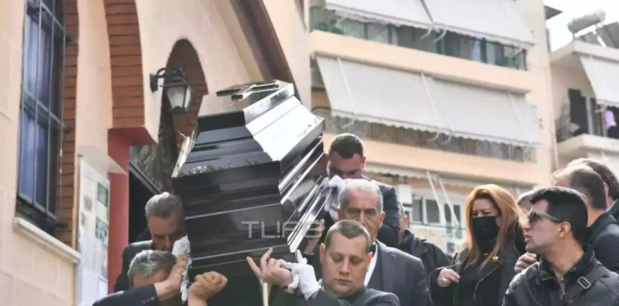 Κηδεία Σταύρου Παντελίδη: Συγκινημένη και συντετριμμένη η οικογένεια του Παντελή Παντελίδη