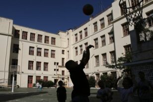 Ίλιον: Τι λέει ο Δήμος για την κατάρρευση καμινάδας στην αυλή δημοτικού σχολείου