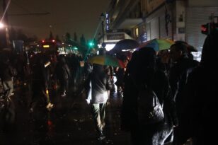Σύγκρουση τρένων στα Τέμπη: Συγκεντρώσεις και πορεία διαμαρτυρίας προς τον Σταθμό Λαρίσης