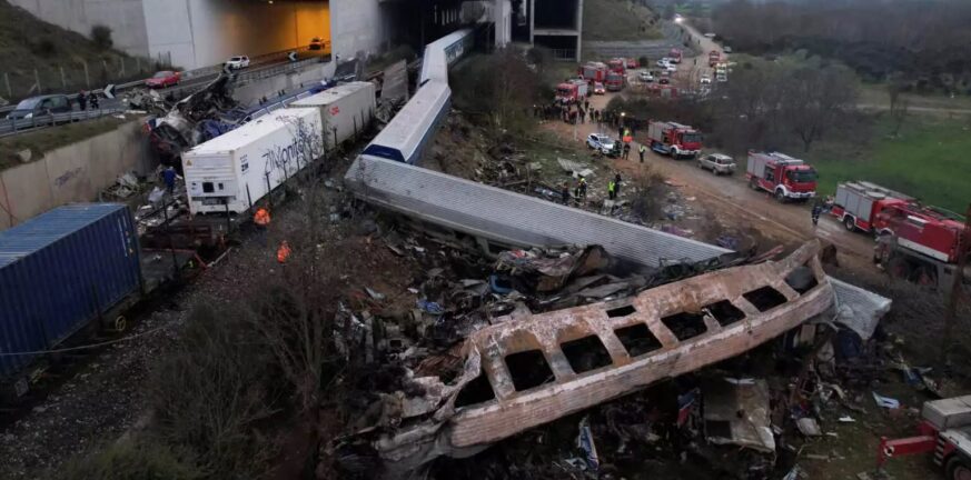 Τέμπη: Ποια είναι τα 11 μέτρα στήριξης των συγγενών θυμάτων και επιβαινόντων στα μοιραία τρένα