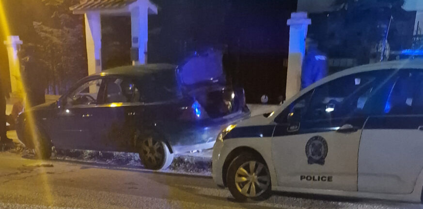 Θεσσαλονίκη: Εικόνες από το σπασμένο αυτοκίνητο που κλείδωσε τα παιδιά ο πατέρας με το υγραέριο