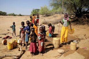 Unicef: Τουλάχιστον 1000 παιδιά χάνουν τη ζωή τους καθημερινά από μολυσμένο νερό