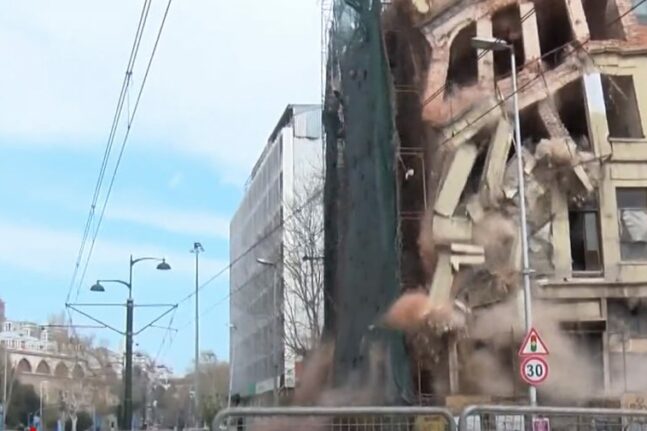 Κωνσταντινούπολη: Κόβει την ανάσα ΒΙΝΤΕΟ όπου καταρρέει  κτίριο πέντε ορόφων!