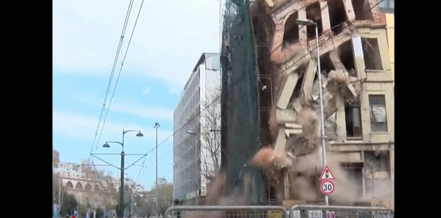Κωνσταντινούπολη: Κόβει την ανάσα ΒΙΝΤΕΟ όπου καταρρέει  κτίριο πέντε ορόφων!