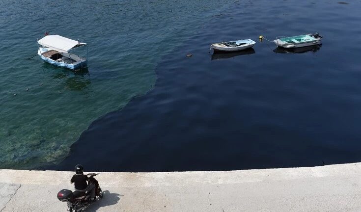 Θεσσαλονίκη: Θαλάσσια ρύπανση από υπερχείλιση δεξαμενής πετρελαίου