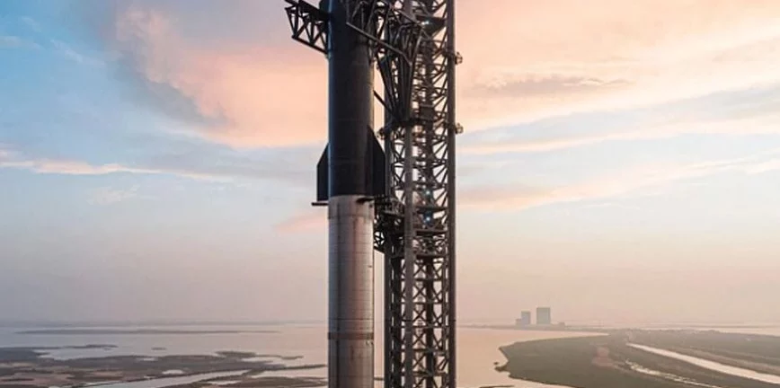 SpaceX: Αναβλήθηκε λίγα λεπτά πριν την εκτόξευση η ιστορική δοκιμαστική πτήση του πυραύλου του Έλον Μασκ