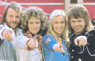 49 χρόνια πριν, οι ABBA εμφανίστηκαν στην Eurovision - Στην «Π» ο Άκης Δείξιμος για το θρυλικό ποπ συγκρότημα