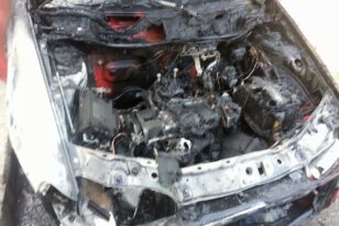 Θεσσαλονίκη: «Στο τσακ» σώθηκαν όταν έπιασε φωτιά το αυτοκίνητο τους! 