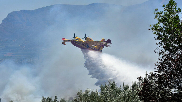 Αιτωλοακαρνανία: Ξέσπασε πυρκαγιά στον Αστακό - Καίει δασική έκταση