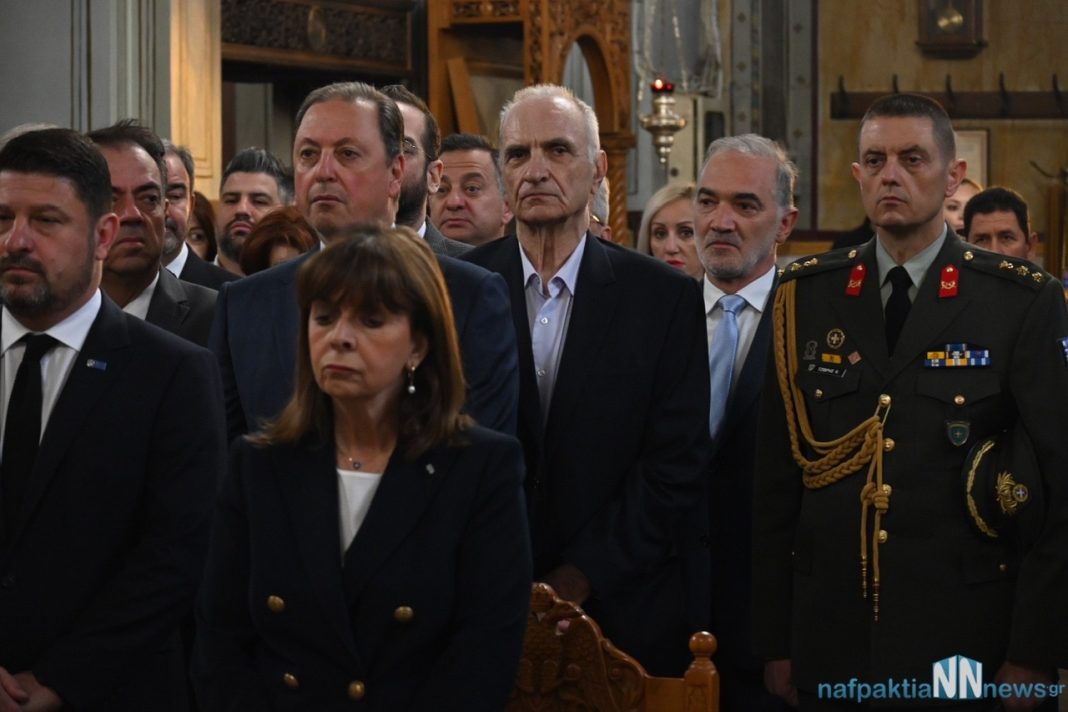 Έξοδος του Μεσολογγίου: Η Κατερίνα Σακελλαροπούλου στις εκδηλώσεις για την 197η επέτειο - Συγκινεί το λάβαρο για τα Τέμπη ΦΩΤΟ-ΒΙΝΤΕΟ