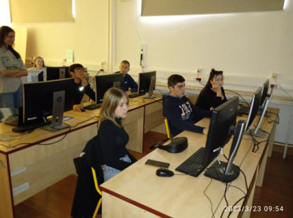 Μαθητές του 1ου ΓΕΛ Αιγίου στη Τσεχία - ΦΩΤΟ