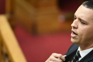Παρέμβαση από τον αντιπρόεδρο του Αρείου Πάγου: «Φωτογραφική» η τροπολογία για το κόμμα Κασιδιάρη