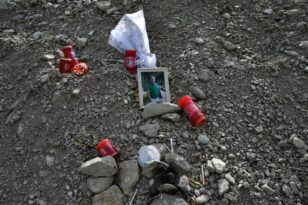 Μνημόσυνο για τα θύματα της πολύνεκρης τραγωδίας στα Τέμπη - ΒΙΝΤΕΟ - ΦΩΤΟ