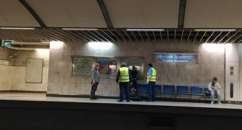 Μετρό «Μέγαρο Μουσικής»: Άνδρας βρέθηκε σε ημιλιπόθυμη κατάσταση