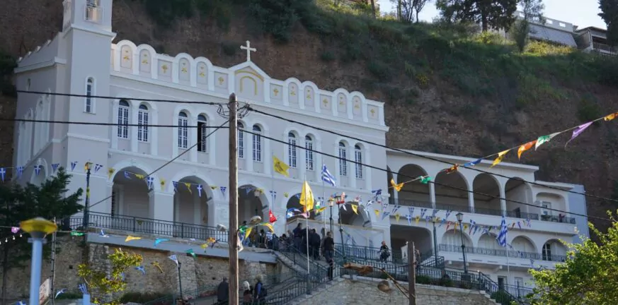 Αίγιο: Το εβδομαδιαίο πρόγραμμα Ιερών Ακολουθιών προσκυνήματος της Παναγίας της Τρυπητής