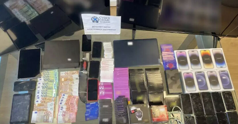 Χάκαραν χρεωστικές κάρτες, αγόραζαν κινητά και τα μεταπωλούσαν σε καταστήματα στις Αχαρνές