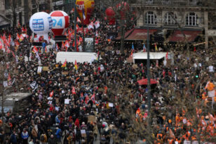 Γαλλία: Εβδομάδα απεργιών και διαβουλεύσεων για το συνταξιοδοτικό