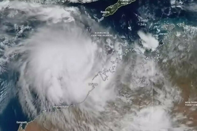 Αυστραλία: Ο κυκλώνας Ίλσα χτυπά με ανέμους που αγγίζουν τα 300 χλμ την ώρα