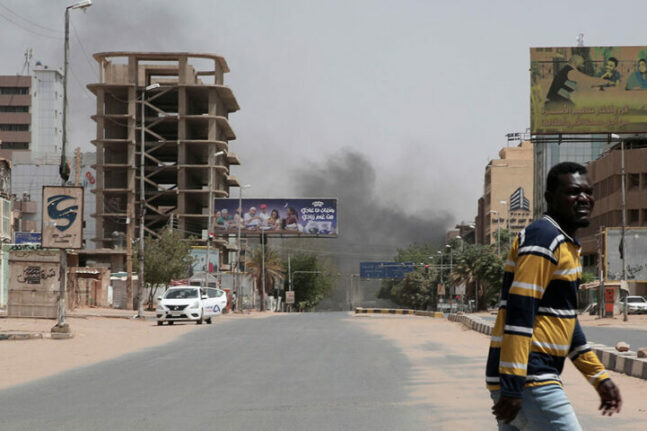 Σουδάν: Εκκενώθηκε η πρεσβεία των ΗΠΑ – Στο κενό οι εκκλήσεις για κατάπαυση πυρός