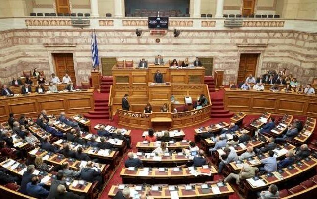 Βουλή: Ομόφωνα άρση ασυλίας για Ρένα Δούρου, Διονύση Καλαματιανό, Γιώργο Κοτρωνιά