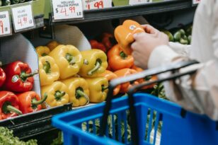 Διογκώνεται το πρόβλημα ελλείψεων σε τρόφιμα στη Βρετανία - «Είδος προς εξαφάνιση» και οι πιπεριές