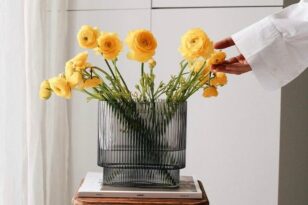 Χρήσιμα tips για να διατηρηθούν τα λουλούδια σας στο βάζο
