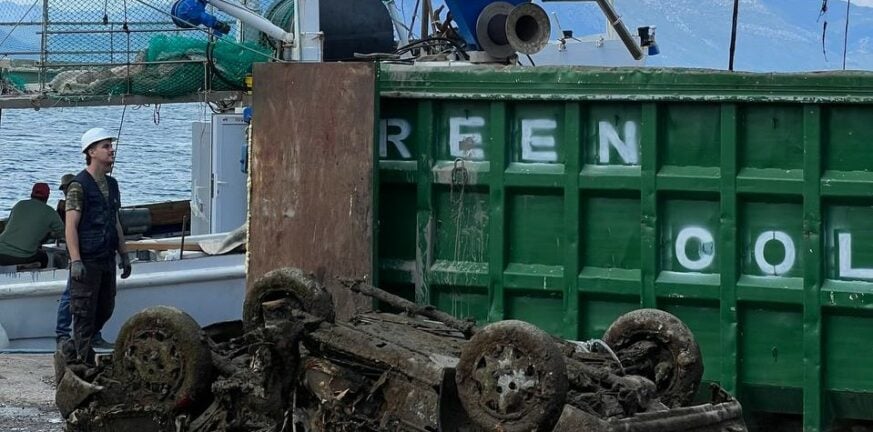 Πάτρα - Παλιό λιμάνι: Βρέθηκε στον βυθό αυτοκίνητο «φάντασμα»