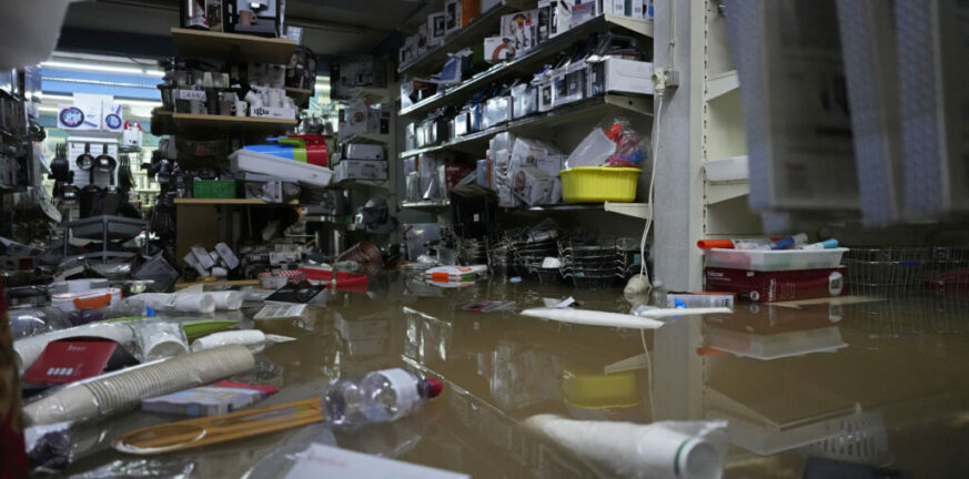 Ισπανία - Πλημμύρες: Στο «έλεος του Θεού»  Μούρθια, Βαλένθια και Ανδαλουσία - Κλειστά σχολεία και πανεπιστήμια