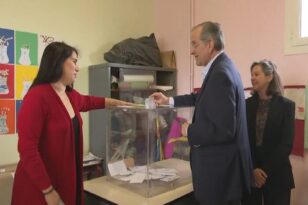 Εκλογές 2023: Στην Πύλο ψήφισε ο Αντώνης Σαμάρας