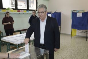 Εκλογές 2023 - Κουτσούμπας: Στη Λαμία ψήφισε ο γγ του ΚΚΕ - «Καλούμε τον κόσμο να πάει στις κάλπες...»