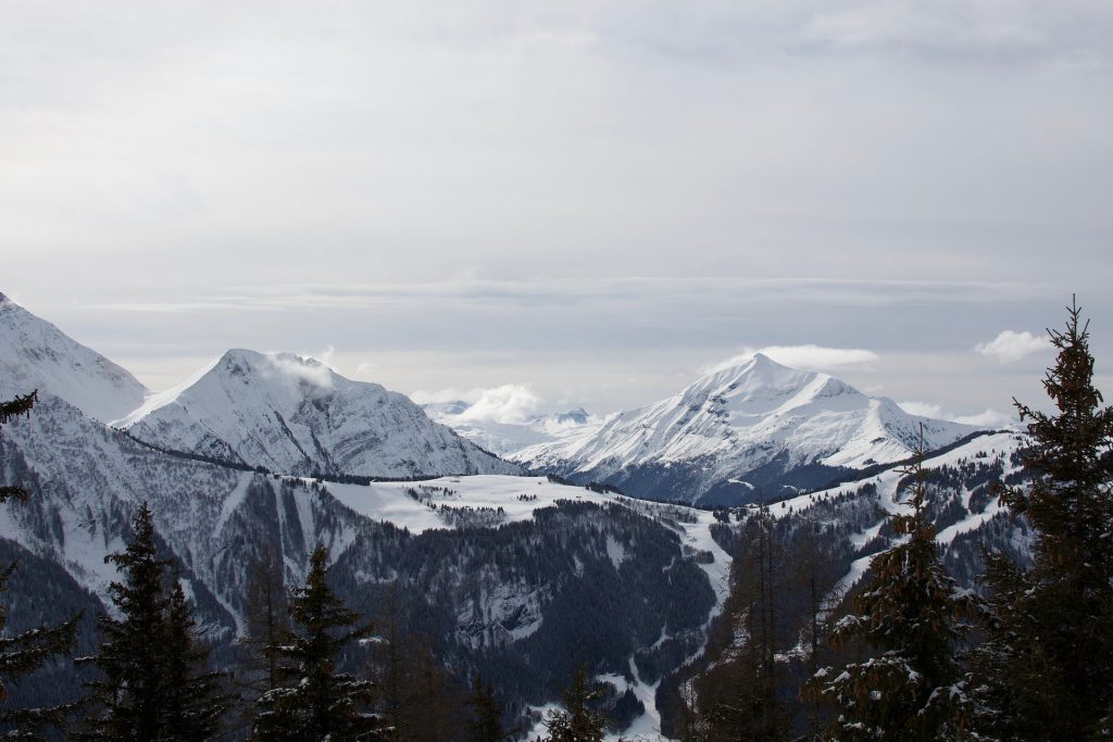 Switzerland: At least 3 dead from avalanche
 – 2024-04-04 20:38:03