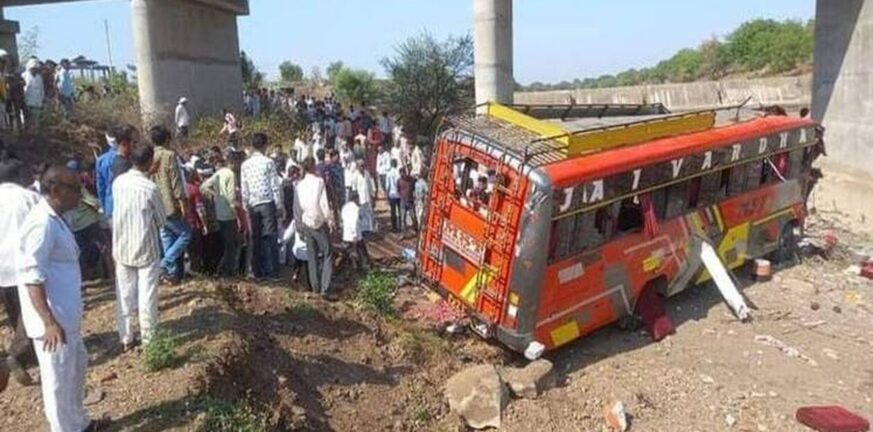 Ινδία: Έπεσε λεωφορείο από γέφυρα - Τουλάχιστον 24 οι νεκροί - ΒΙΝΤΕΟ