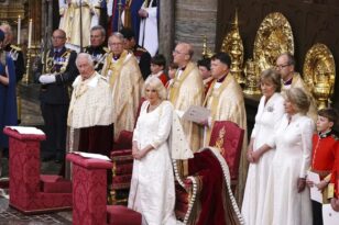 ΖΩΝΤΑΝΑ Η Στέψη του βασιλιά Καρόλου - Στο Αβαείο του Γουέστμινστερ η τελετή - Ιστορική η στιγμή για την Βρετανία