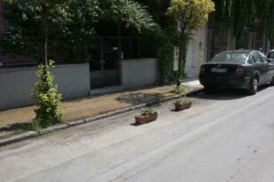 Θεσσαλονίκη: Πήραν το στυλιάρι και τον χτύπησαν γιατί... αργούσε να παρκάρει! - ΦΩΤΟ