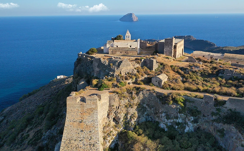Κύθηρα: Το Κάστρο στη Χώρα του νησιού με την απίστευτη θέα - ΦΩΤΟ