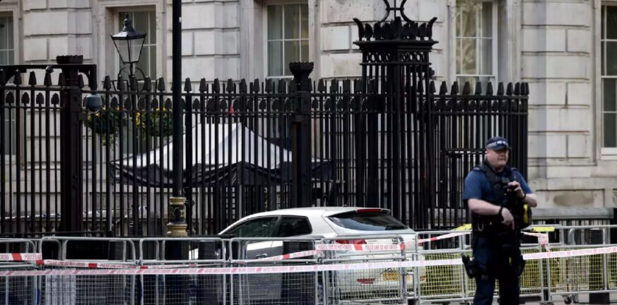 Πρόσκρουση αυτοκίνητου στην πύλη της Downing Street - «Δεν ήταν τρομοκρατική ενέργεια» το