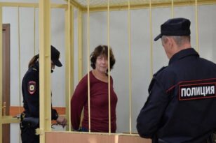 Βλαντιμίρ Πούτιν: Προσέβαλε του νεκρούς γονείς του και μπήκε φυλακή - Δηλώνει αθώα 60χρονη 