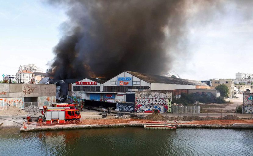 France : Un incendie majeur s’est déclaré dans un entrepôt à Aubervilliers, au nord de Paris