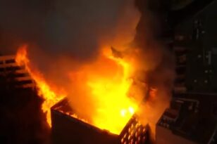 Σίδνεϊ: Πάνω από 100 πυροσβέστες στην προσπάθεια κατάσβεσης φωτιάς που ξέσπασε σε κτίριο - ΒΙΝΤΕΟ