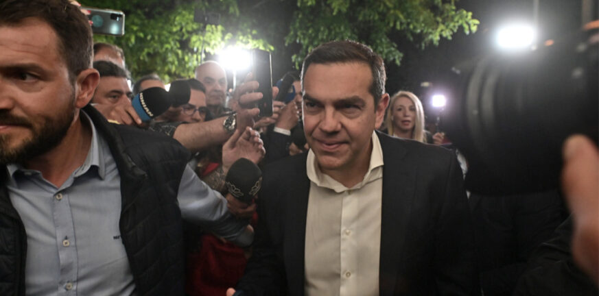 Εκλογές 2023: Στο σπίτι του παραμείνει για τα αποτελέσματα ο Αλέξης Τσίπρας