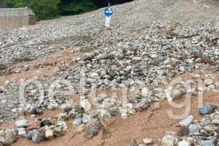 Κλειστός παραμένει ο δρόμος Πούντας - Καλαβρύτων από πτώση φερτών υλικών