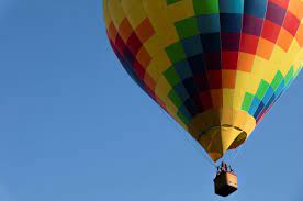Βρετανία: Εξερράγη αερόστατο στον «αέρα»! - Ένας νεκρός 
