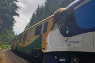 Τσεχία: Τρένο συγκρούστηκε με φορτηγό - 21 τραυματίες, ανάμεσα τους και μαθητές